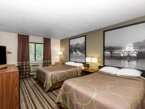 Super 8 by Wyndham Storm Lake