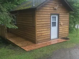 Longmuir's Hidden Cove Cottage Resort