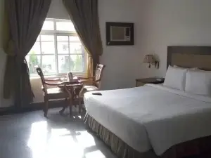 奧韋裡完美皇家國際飯店