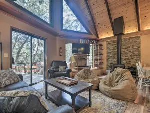 Updated Tree House Pine Mtn Club Cabin by Trails