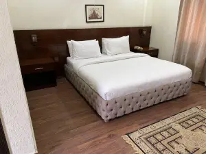 Hotel Crescent