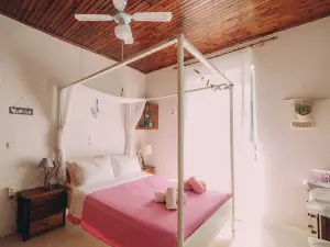 Captain's Spacious House Near the Beach - Happy Rentals