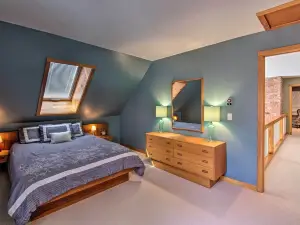 Wooded Waterfront Grantham Home < 10 Mi to Ski!