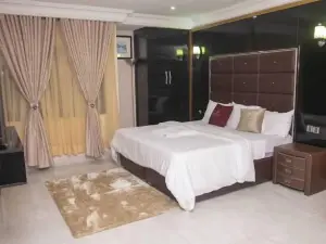 Lushville Hotel & Suites