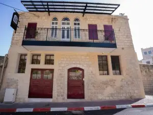 Roots Boutique Hotel