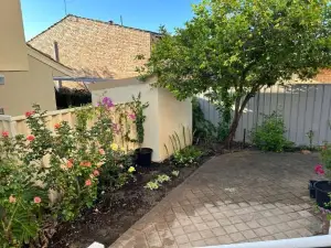 Como Beach Apartments