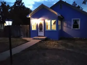 Historic Bluebell. Entire House. 2Br Cozy but spacious