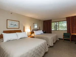 Commodores Inn