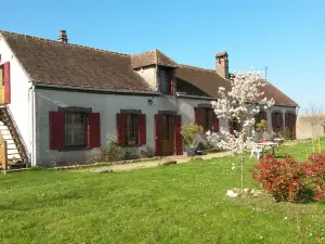 La Longère Aux Volets Rouges