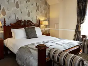Saracens Head Hotel by Greene King Inns