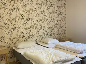 The Gatekeeper’s Cottage at Hindemae Estate – Cozy Stay in Historic Surroundings