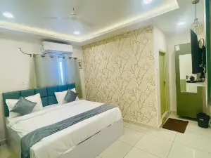 Hotel Vistaara Grand