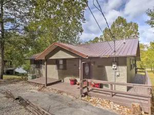 Lakefront Table Rock Home with Fire Pit!