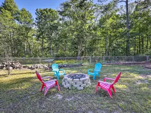 Cozy Steinhatchee House w/ Fire Pit & Grill!