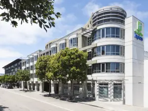 Holiday Inn Express & Suites SAN FRANCISCO FISHERMANS WHARF by IHG