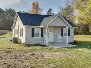 Cozy Blackstone Getaway < 2 Mi to Downtown!