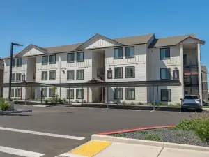 แลนดิ้ง อพาร์ตเมนต์ - เซเลม