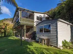 Family Fun at The Lake - Lake Tarawera Home
