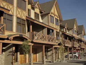 Sullivan Stone Lodge by Rocky Now