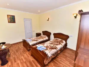 Haghpat Hotel