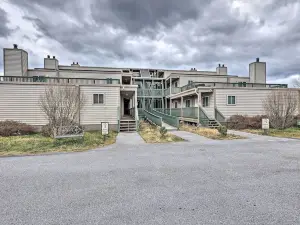 2 Mi to Skiing: Beech Mountain Resort Condo!