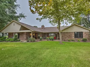 Cozy Family Home w/ Fire Pit, 4 Mi to Lake Fork