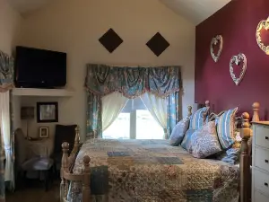 All Seasons Treehouse Village