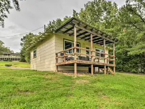 Pet-Friendly Kentucky Lake Cabin w/ Lake View