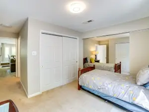 Gary Cottage w/ Outdoor Dining Areas - Near Beach!