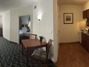 Host Inn an All Suites Hotel