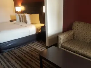 Red Roof Inn & Suites Houston - Humble/ IAH Airport