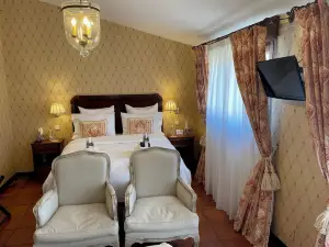 The Manor House