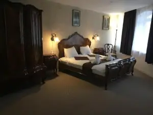 Csiki Hotel