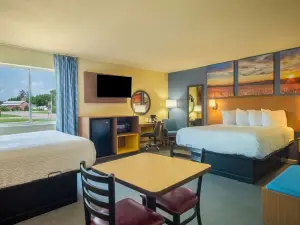 Days Inn by Wyndham Evansdale Waterloo
