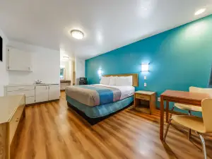 Motel 6 Canby, or
