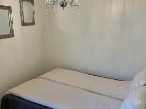 Light Home Apartment Alesund with Free Parking