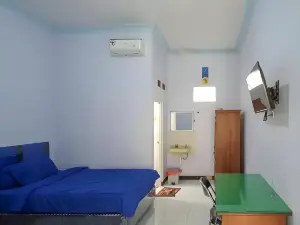Angrumba Family Homestay Near Rsud Caruban Mitra RedDoorz