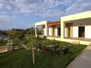 Agarathos Traditional Rooms - Pool - Kaliviani -on the Road to Balos