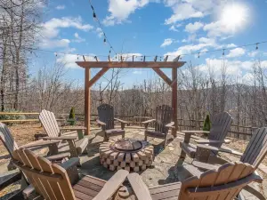 Enchanting Mountain Sanctuary with Jacuzzi and Private Trails - Stunning Hideaway