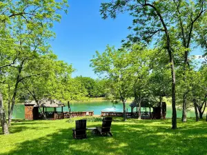 Walnut Waters Bed & Breakfast