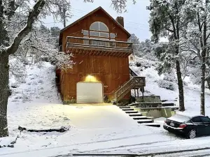 Private Cabin located directly across Park