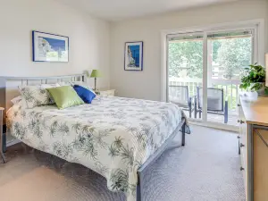 Decks, Dock & Views: Lakefront Home in Lafollette!