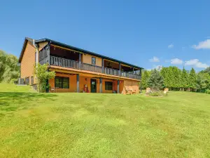 Romantic Afton Escape w/ Fire Pit & Scenic Views