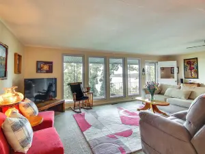 Lakefront Canadian Gem Fire Pit, Decks and Grills