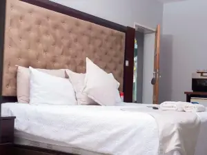 Comfort-driven Hotel Rooms in Hazeldene - 2335