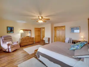 Boat Dock & Fire Pit: 'Sunset Cove' Lakefront Gem