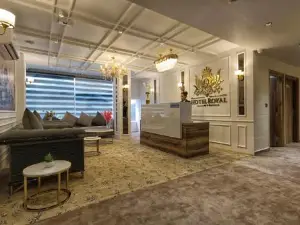 Royal 9 Hotel & Banquet
