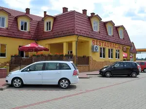 Hotel I Restauracja Jaskolka