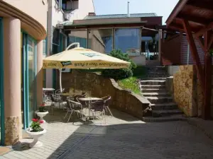 Lugas Hotel