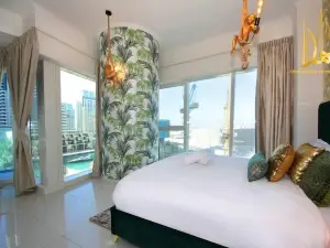 Luxurious 2 Br Damac Height Dubai Marina